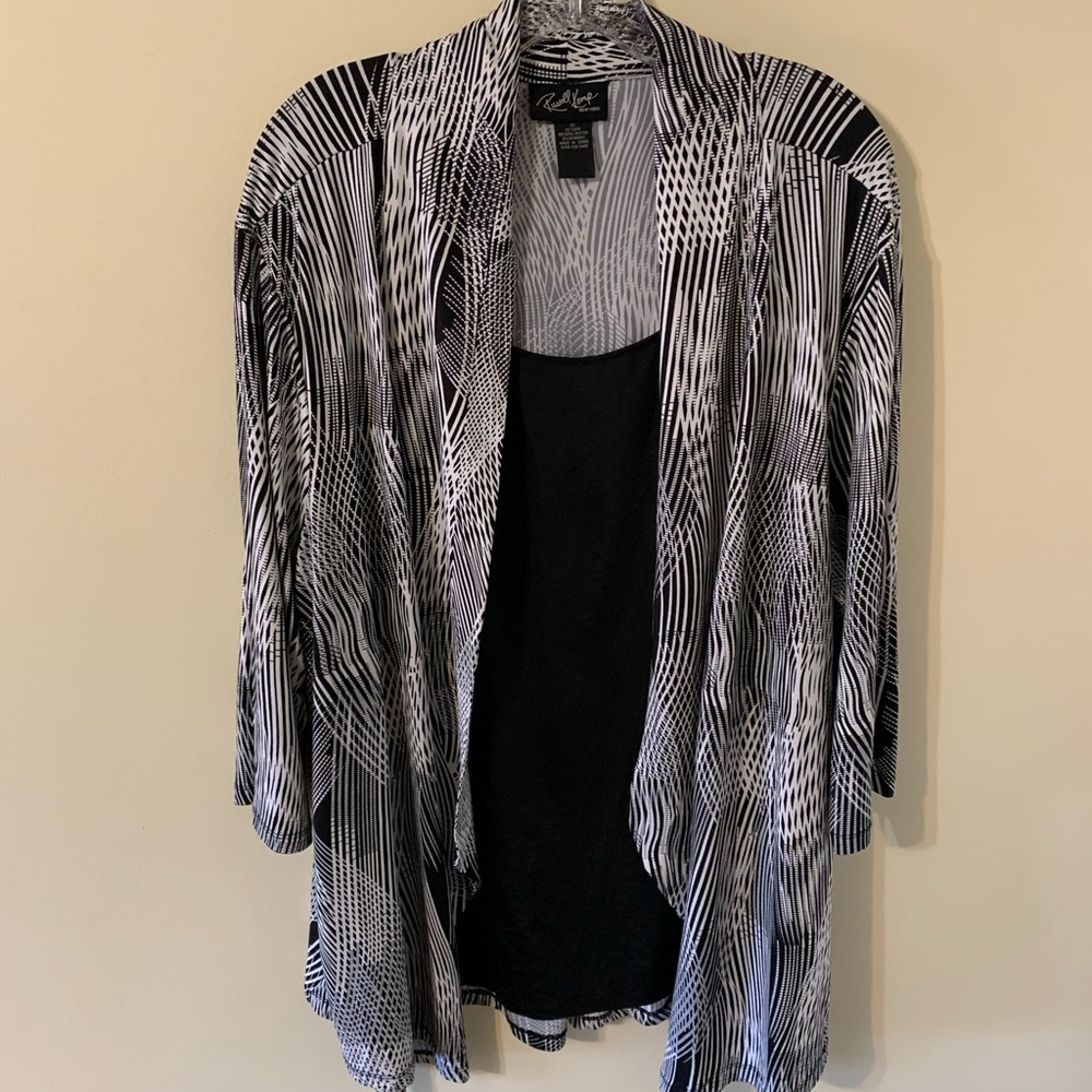 RUSSELL KEMP New York  one piece top that looks like 2 pieces Size 2X/22-24W